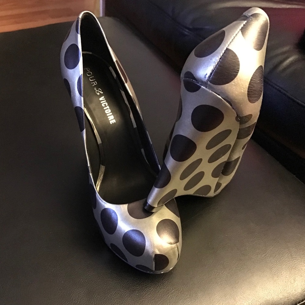POUR LA VICTOIRE LEATHER POLKA DOT PLATFORM HEELS - Picture 3 of 12